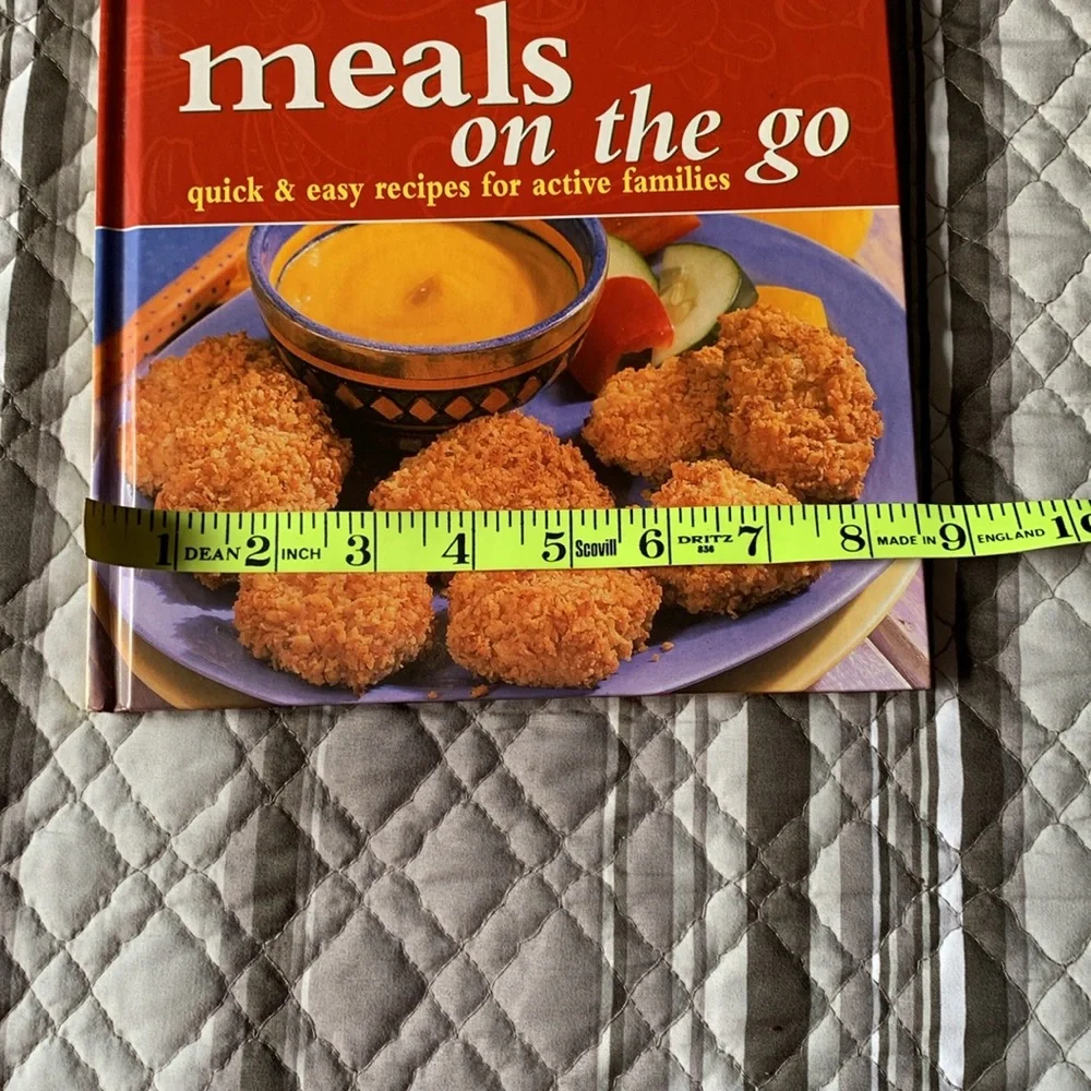 Meals on the Go Cookbook- Red Hard Cover EUC